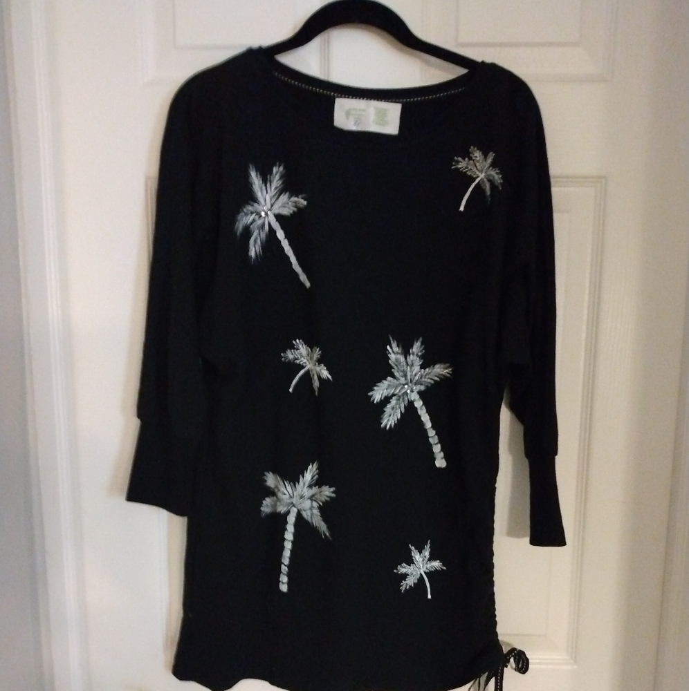 Daffy Dills Hand Painted Top Size Medium